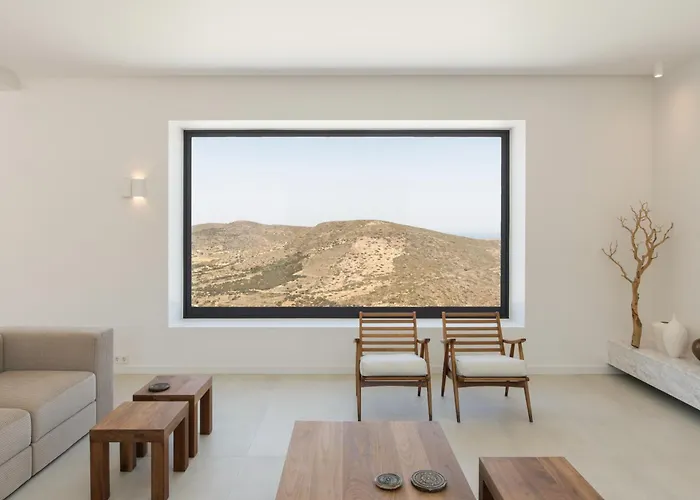 Moonhouse Paros Kostos