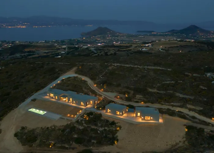 Moonhouse Paros Kostos